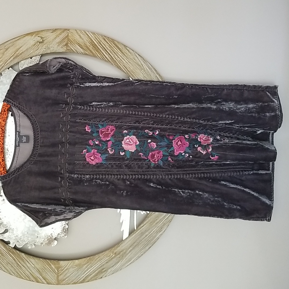 Embroidered velvet shift